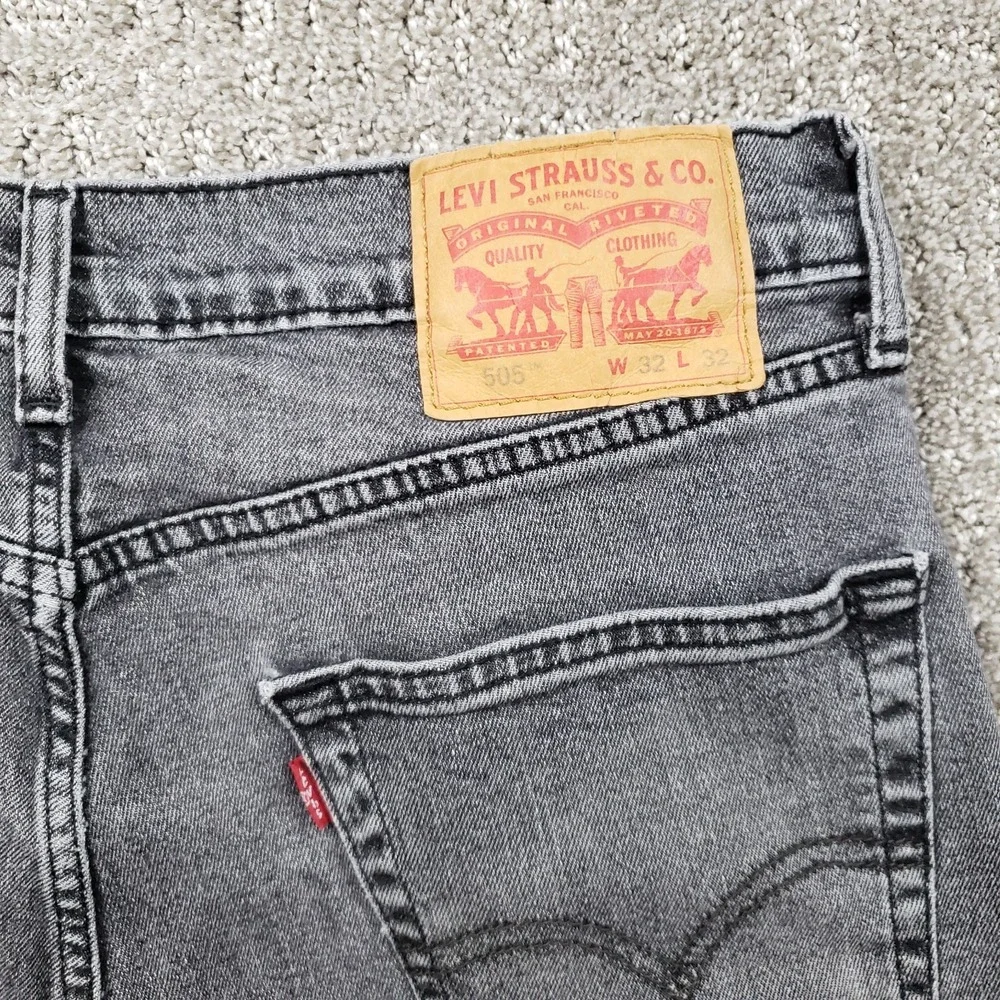 Levi's Jeans Mens 32x32 Gray 505 Regular Straight Faded Black Denim Distressed